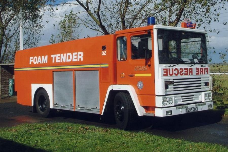  Dennis DFS 133 Saxon Sanbec Foam Tender 1986 года  (фото 1 из 1)